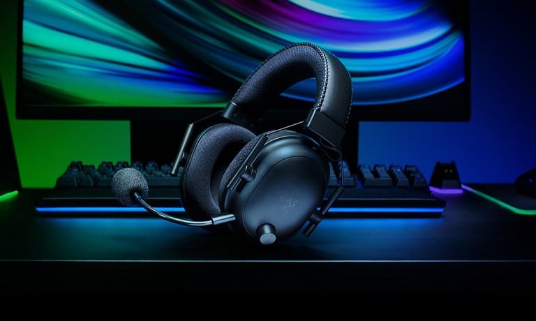 نمای روبرو هدست گیمینگ بی سیم ریزر مدل Blackshark V2 Pro